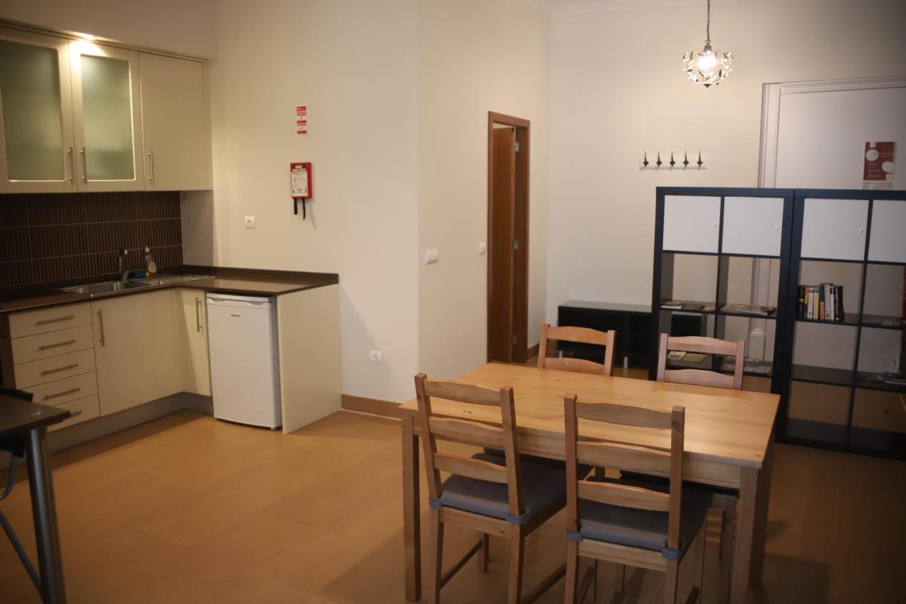 Pinho Apartments, And Pensión 2*
