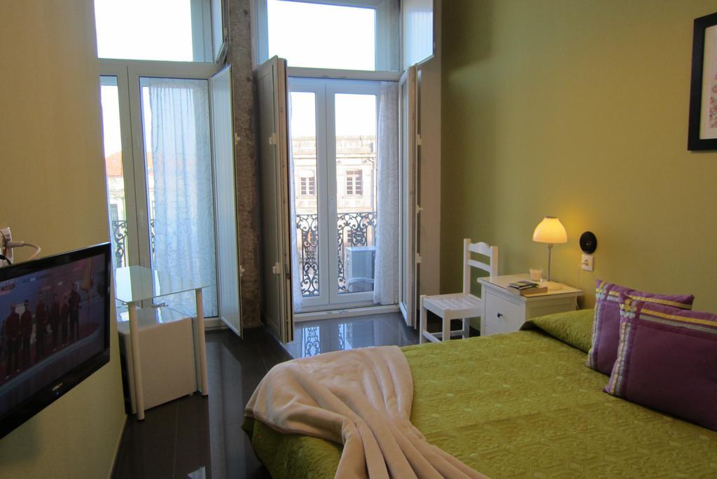 Pinho Apartments, And Pensión 2*