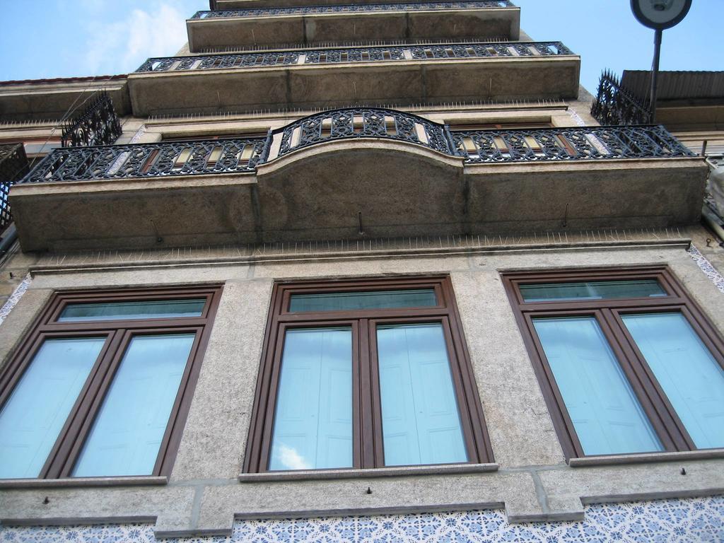 Pinho Apartments, And Pensión