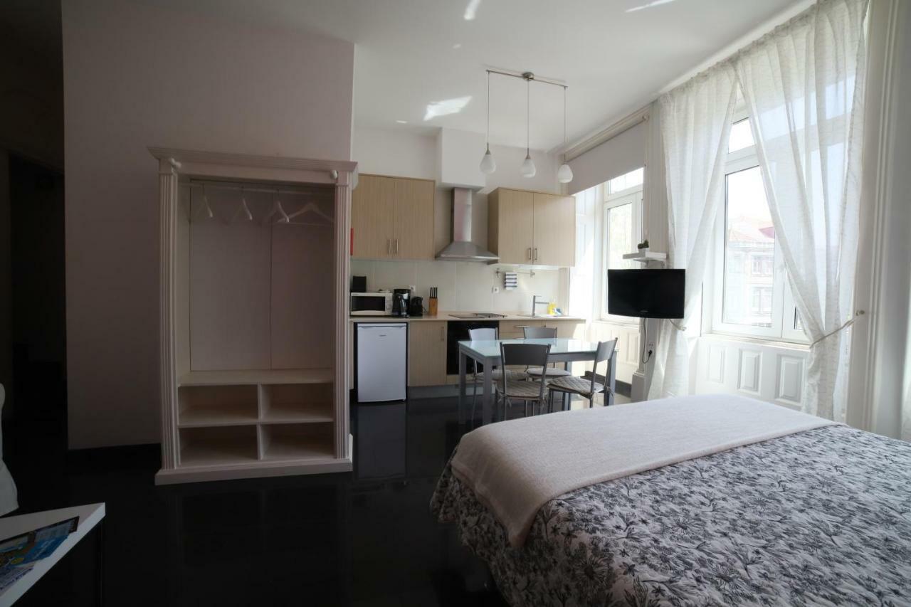 Pensión Pinho Apartments, And 2*